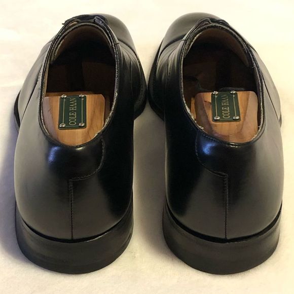 Cole Haan Collection Black Leather Cap Toe Oxfords • US Size 9 • English Benchma main image 6
